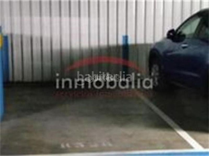 Foto e02a071d-55bd-42af-a4e2-e9a2560af520. Aparcament cotxe a calle paco gandía 13 a San Pablo Sevilla