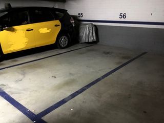 Alquiler Parking coche en Carrer marques de monistrol, 48. Alquiler amplia plaza de parking