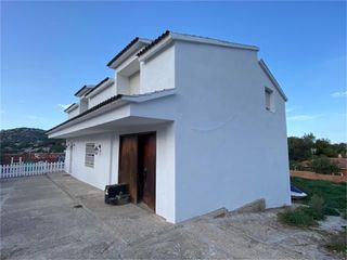 Casa en Carrer pins, s/n. Olesa de bonesvalls / carrer pins