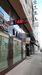 Local Comercial a Rúa campo de puente 27. Fachada 3 escaparates y galeria de 15 metros