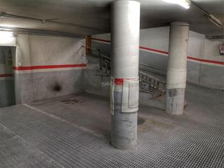 Aparcament cotxe a Carrer de gomis 13. Vallcarca i els penitents / carrer de gomis