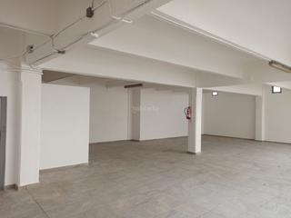 Lloguer Local Comercial a Costa kalea 8. Local reformado en abando/costa,