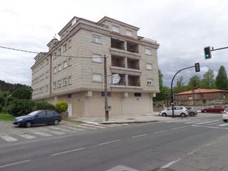 Local commercial à Avenida rosalía de castro 98. Venta local, playa compostela vilagarc