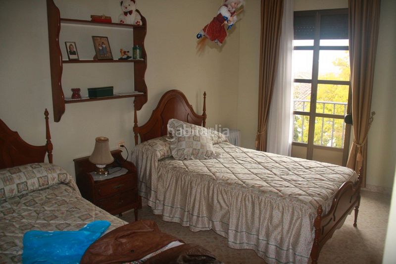 Foto 1ec486fa-ab11-40be-b6bb-bbcef33b2f05. Casa adosada en calle larga 49 / calle larga en Azuaga