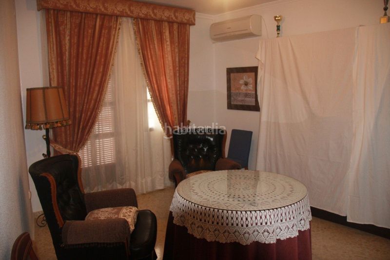 Foto cf0d3c8d-3b8e-43df-85ef-f7a33472a18b. Casa adosada en calle larga 49 / calle larga en Azuaga