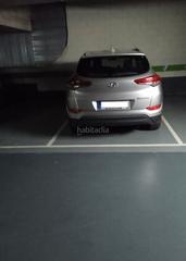 Aparcament cotxe a Avinguda d'àfrica 4. Plaza de parking ´pie de calle´