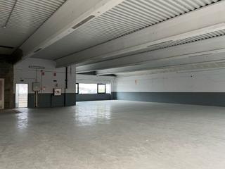 Miete Fabrikhalle in Carrer de la tècnica 9. Local industrail en alquiler badalona