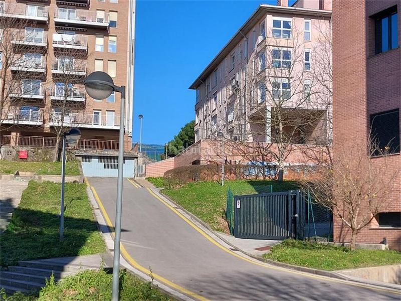 Foto 87e6acaf-9271-4229-89c0-f0675a1fc558. Alquiler parking coche en mons pasealekua 101 Intxaurrondo / mons pasealekua en Donostia - San Sebastián