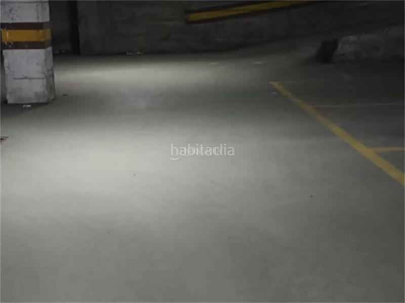 Foto b6af047c-09a5-40c2-97a5-57a6726119e7. Location parking voiture dans rúa zamora 70 dans O Castro Vigo