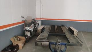 Rent Car parking in Carrer olvan alt 54. Aparcamiento grande en parking comunitario