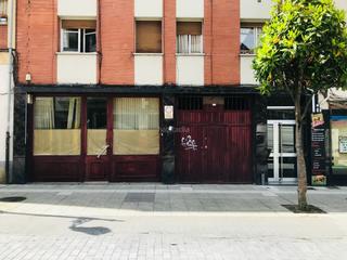 Lloguer Local Comercial a Calle vázquez de mella 11. Vazquez de mella. amplio local. se puede adaptar