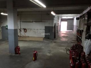 Rent Industrial building in Carrer de la barca 26. Local industrial en alquiler