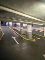 Lloguer Aparcament cotxe a Carrer de calàbria 265. Parking para 2-3 motos.