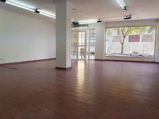 Location Local commercial à Avenida de andalucía 80. Se alquilar local comercial en montilla