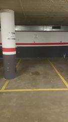 Alquiler Parking coche en Carrer domenec oristrell, 55. Alquiler parking parc central coche pequeño o moto