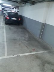 Parking coche en Carrer sabadell, 22. Plaza parking de 10m2 ce muy cómodo acceso