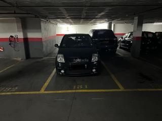 Location Parking voiture à Carrer de sardenya 470. Parking en sardenya 470 para coche mediano