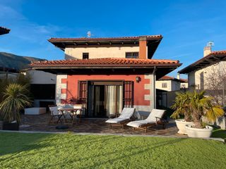 Chalet en venta en bustarviejo. amplio y luminoso 