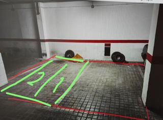 Miete Motorradparkplatz in Calle escritor 13. Parking moto