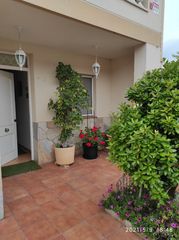 Casa pareada en Canyelles,. Casa pareada con jardin+solar contiguo de 240m2