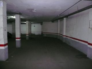 Alquiler Parking coche en Carrer creu, 6. Gran plaza garaje en alquiler — 3 plazas unidas