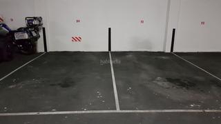 Aparcament cotxe a Calle iris 5. Camino de los neveros - serrallo / calle corral de
