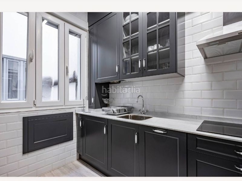Foto b85ee666-10e6-413e-adee-3167d4571fba. Miete etagenwohnung in calle linares rivas 16 in Centro Gijón