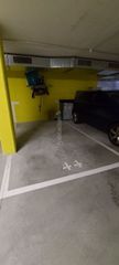 Parking coche en Calle de rosa luxemburg, 10. Plaza de parquing para coche en barrio mas lluhí