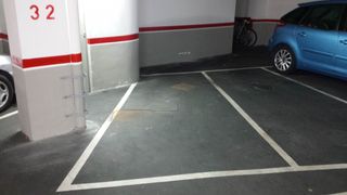 Rent Motorcycle parking in Avinguda lluis companys, 46. Pàrking moto zona centre