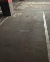 Affitto Posto auto in Calle de bailén 4. Amplia plaza de garaje con vigilancia