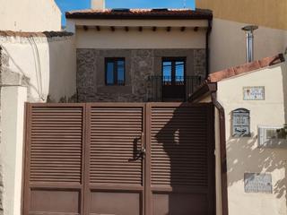 Maison à Calle de la iglesia 5. Casa con mas de 100 años rehabilitada