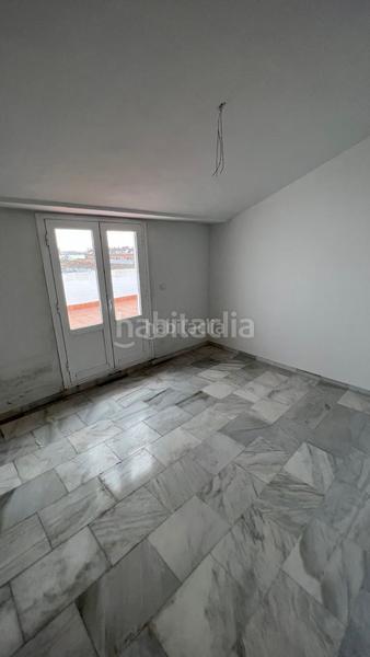 Foto c41cc844-0fd3-4347-aaea-bab244f8c3ed. Zweistöckige wohnung in avenida cameranos 13 in Zafra