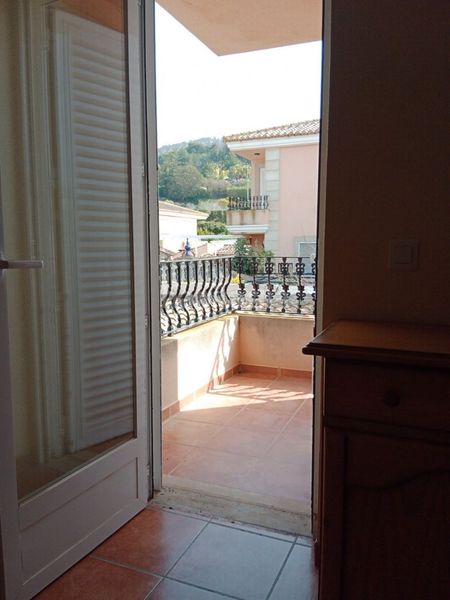Foto b2d9d5ea-ccb9-4899-920d-d75217595fba. Casa adossada a avenida de malta 15a a Sierra Helada Benidorm