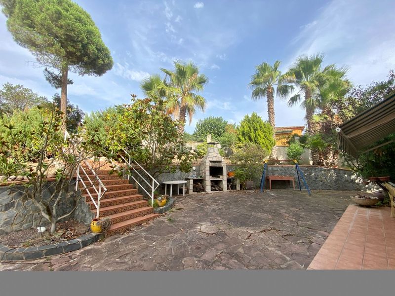 Foto 8e73a6c2-d53f-43ec-9b34-58d69a61b68f. Masía en carrer roma maura 4 chalet muy bien conservado en terreno de 4000m2 en Lloret de Mar