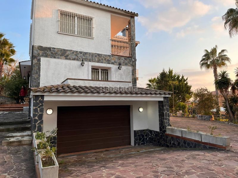 Foto a2ab4e65-8c37-4f5d-952b-ff522f0ee5fa. Masía en carrer roma maura 4 chalet muy bien conservado en terreno de 4000m2 en Lloret de Mar