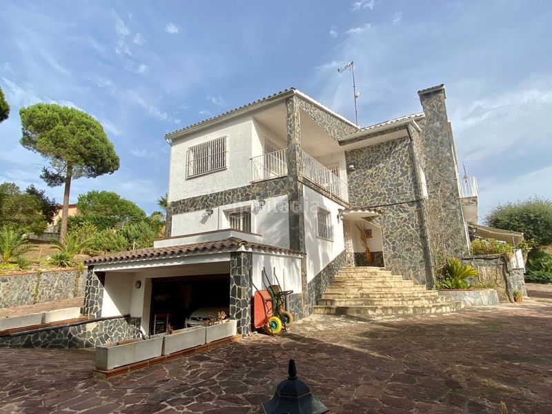 Foto c7884da9-5f02-462f-afac-8ce93468c180. Masía en carrer roma maura 4 chalet muy bien conservado en terreno de 4000m2 en Lloret de Mar