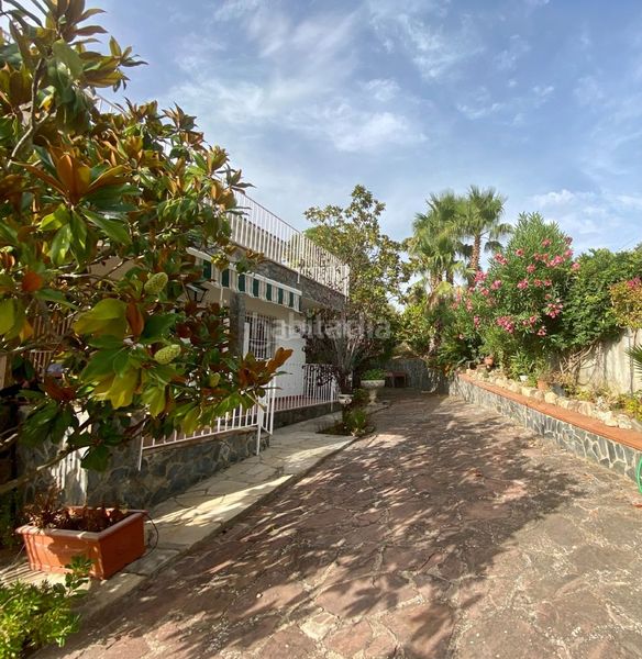 Foto cdd988cb-e793-49f8-913d-35f9eedfdac0. Masía en carrer roma maura 4 chalet muy bien conservado en terreno de 4000m2 en Lloret de Mar