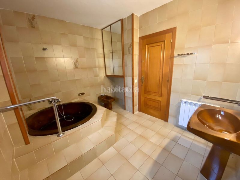 Foto fd66a011-c65c-4b76-80f7-d819cdb6904d. Masía en carrer roma maura 4 chalet muy bien conservado en terreno de 4000m2 en Lloret de Mar