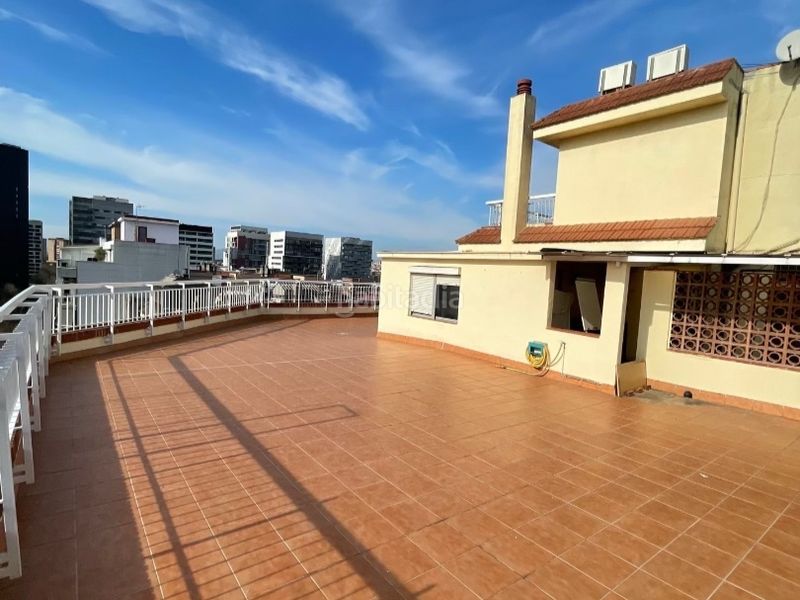 Foto 55e17fb1-3de2-49a4-ad7f-0409a190469d. Penthouse in carrer de la igualtat 52 in Santa Eulàlia Hospitalet de Llobregat (L´)
