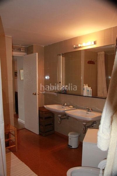 Foto b12c9ae2-fb5c-40d4-8153-f5c49fbf7340. Apartamento en calle de la fuente del tesoro 78 Zona media / calle virgen de las nieves en Sierra Nevada