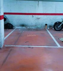 Aparcament cotxe a Ronda josep anselm clavé 2. Parking venta zona molino