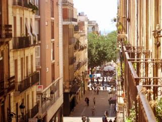 Location Local commercial à Carrer del comte de rius 3. Local molt cèntric, entre les rambles nova i vella