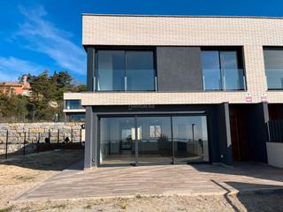 Maison à Carrer del sot de l'hospital 18. Casa recién construida en mataró