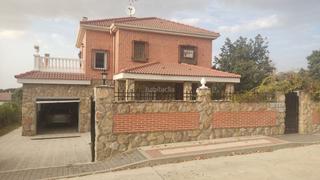 Chalet à Calle circular i 332. Chalet en provincia de avila, a una hora de madrid