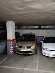 Parking voiture à Riera del bisbe pol, 54. En venda plaça de pàrquing per a cotxe mitjà riera