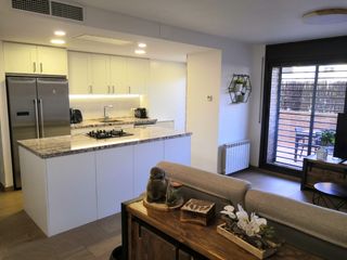 Planta baja en Carrer prol. falguera, 14. Bajo con terraza y jardín totalmente reformado