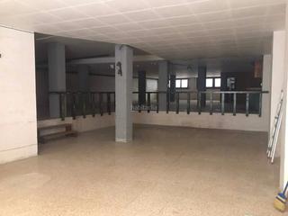 Local Comercial a Passeig de la muralla 19. Gran local polivalente