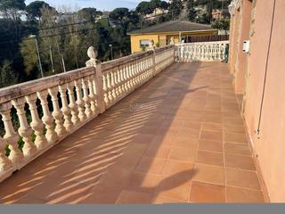 Xalet a Carrer dels carboners 8. Torre acogedora en zona tranquila