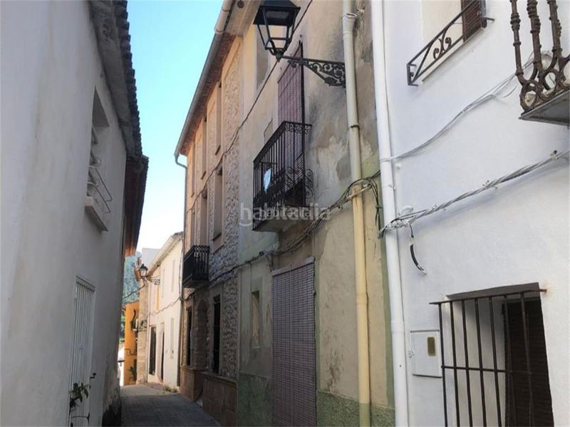 Foto dc24e39e-e36d-45ef-843d-0415bb19460c. Casa a schiera in carrer de baix 21 in Vall de Gallinera (La)