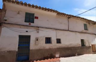 Casa adossada a Calle tria 14. Casa con horno